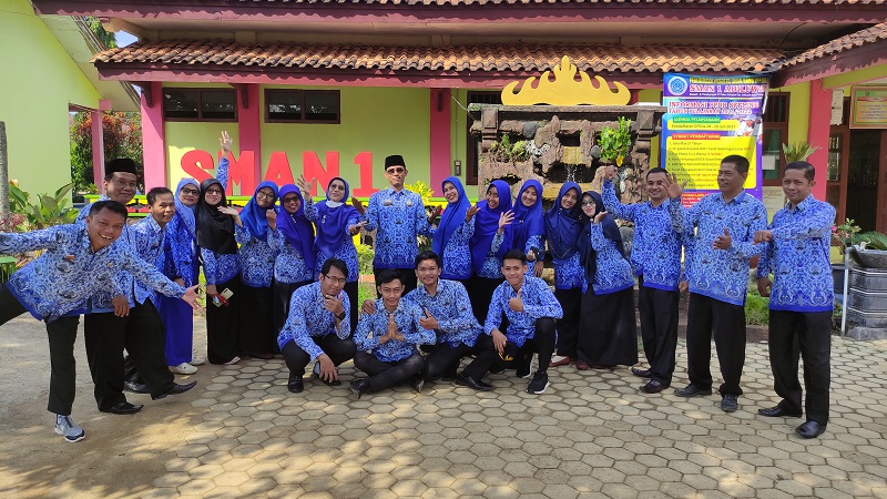 SMANSADIL Radio